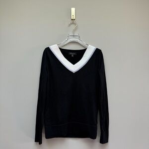 Banana Republic Extra-Fine Merino Wool V-Neck Sweater – Black – XS